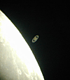 © A. Murner; Saturnbedeckung durch den Mond am 03.11.2001 zwischen 22:00 Uhr und 23:10 Uhr. Aufgenommen mit einer Olympus C 2020 zoom an einem Skywatcher Newton 200/1000, Okularprojektion mit einem 5 mm Easyview-Okular.